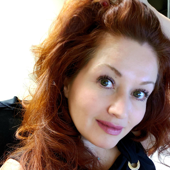 Meet your Posher, Lora - Picture 1 of 2